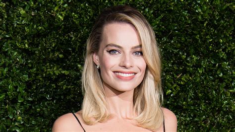 margot robbie fit pics|This Is How Margot Robbie Got So Fit